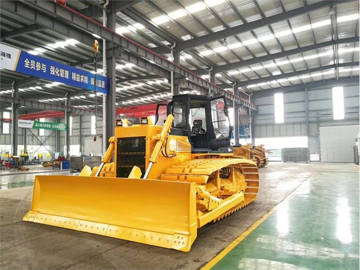 Großer Trockenland-Bulldozer